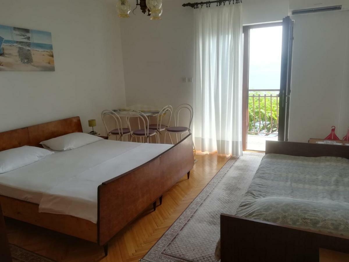 Apartmani Ujdur Omiš Zewnętrze zdjęcie