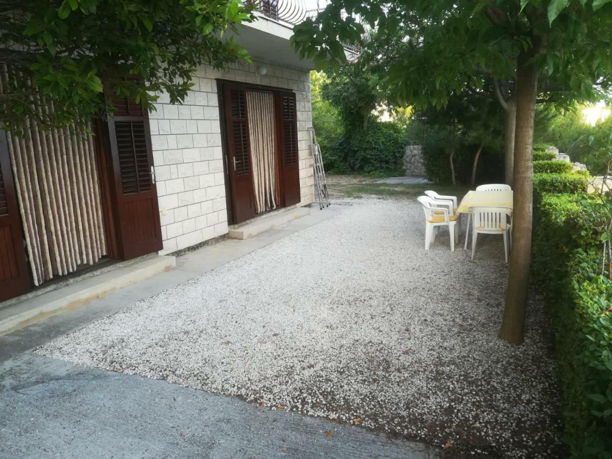 Apartmani Ujdur Omiš Zewnętrze zdjęcie