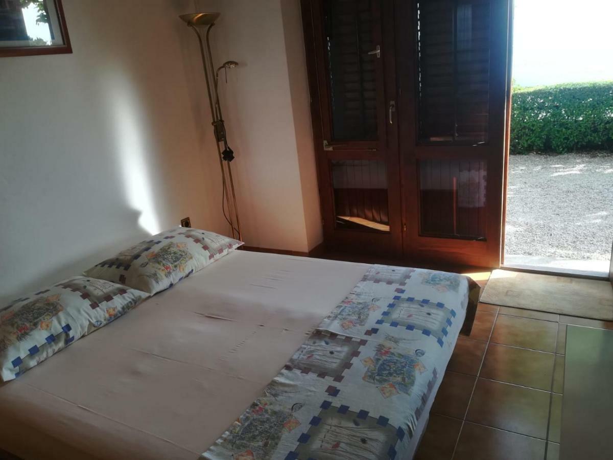 Apartmani Ujdur Omiš Zewnętrze zdjęcie