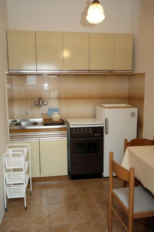 Apartmani Ujdur Omiš Zewnętrze zdjęcie