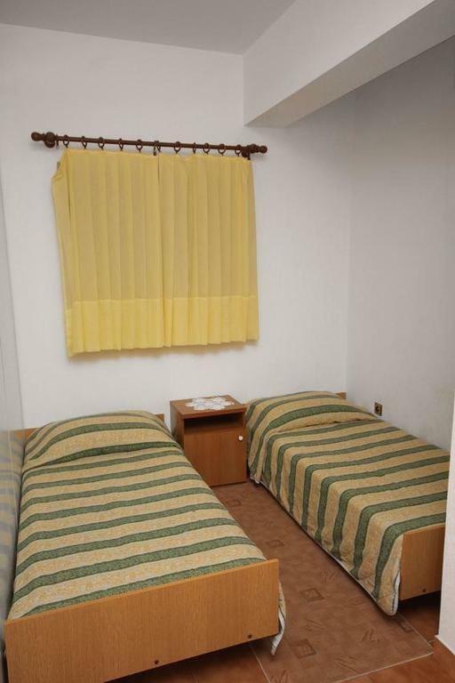Apartmani Ujdur Omiš Zewnętrze zdjęcie
