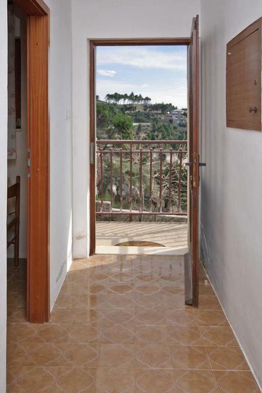 Apartmani Ujdur Omiš Zewnętrze zdjęcie