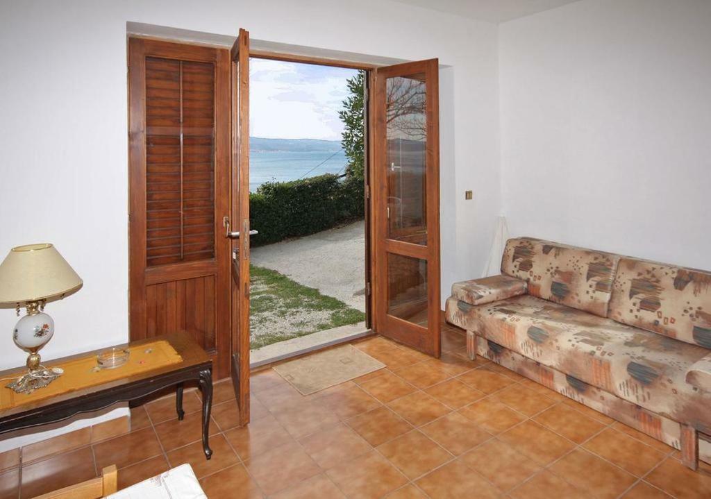 Apartmani Ujdur Omiš Zewnętrze zdjęcie